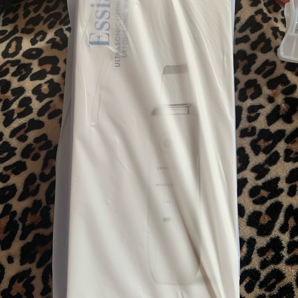 Vanity Planet Essia Wand NWT - Picture 2 of 5